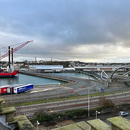 Lower Harbour Watch Holyhead Exterior photo